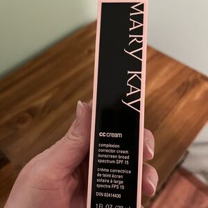 Mary Kay CC Cream - Very Light - NWT